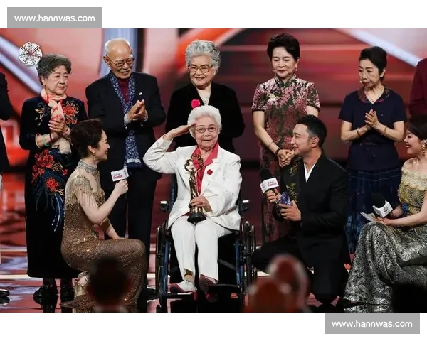 星光璀璨，豪杰并起，冠军杯的荣耀之夜！